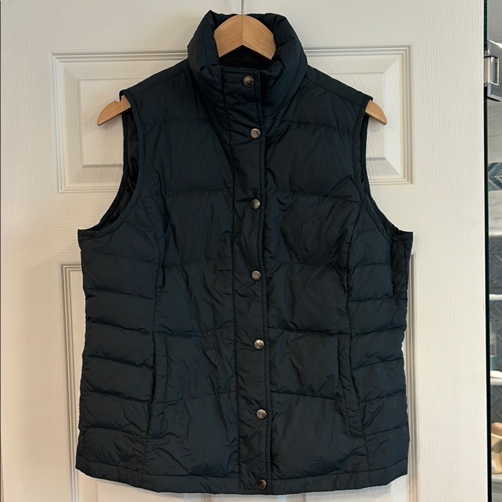 Lands’ End Women’s Down Vest in Hunter Green, size M (10-12)